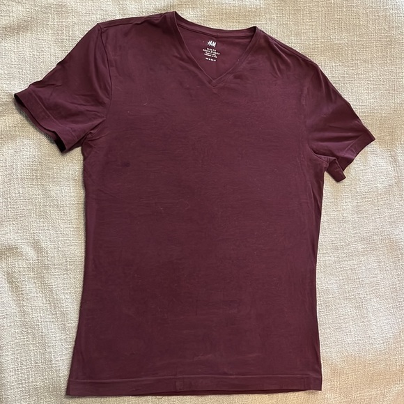H&M slim fit tee in medium - Picture 4 of 9
